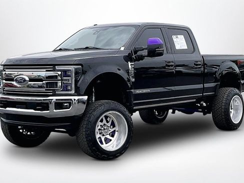 Used 2017 Ford F250 Lariat w/ Lariat Ultimate Package AWD/4WD image 3