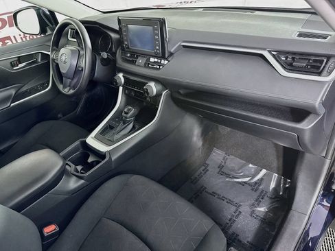 Used 2019 Toyota RAV4 XLE w/ Convenience Package FWD image 31