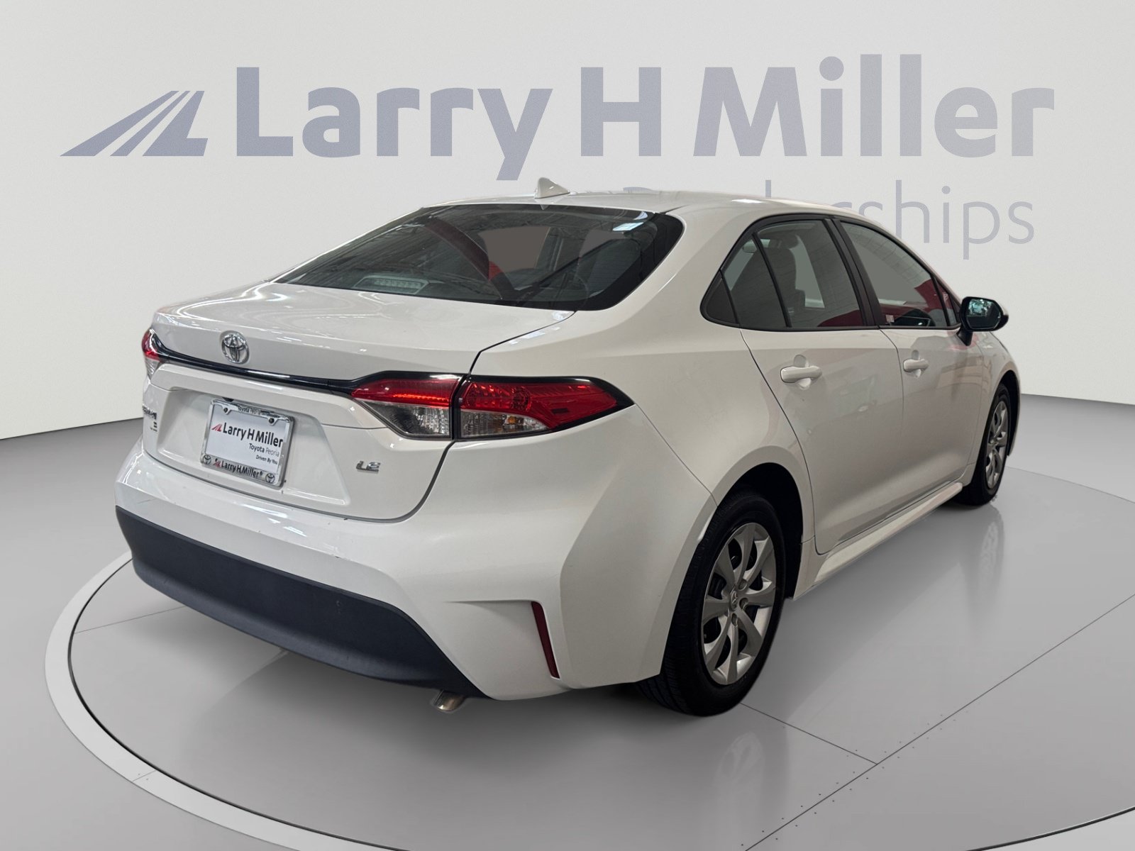 Certified 2024 Toyota Corolla LE FWD image 5