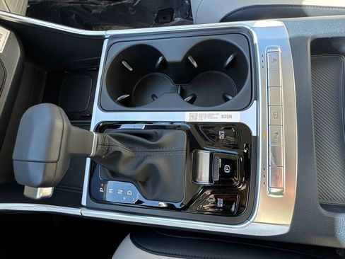 New 2026 Kia Carnival EX image 27