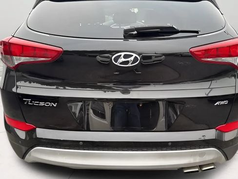 Used 2018 Hyundai Tucson Value AWD/4WD image 5