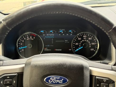 Used 2019 Ford F150 Lariat w/ Equipment Group 502A Luxury AWD/4WD image 11
