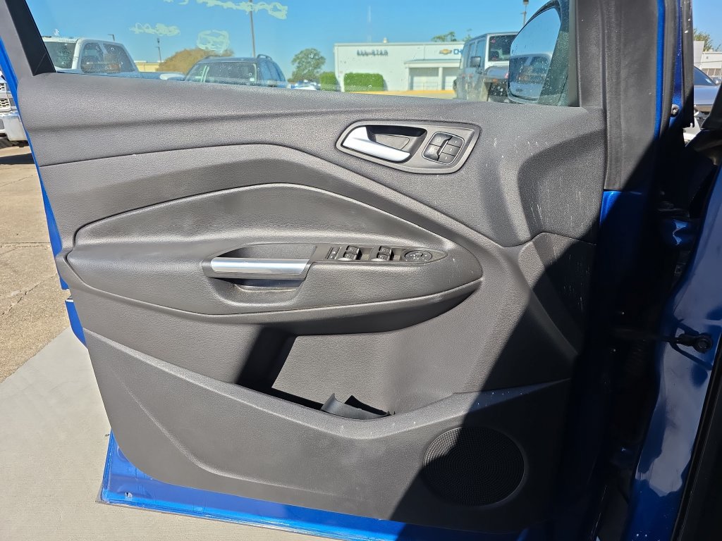 Used 2017 Ford Escape Titanium w/ Equipment Group 301A AWD/4WD image 33