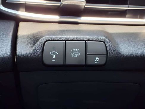 Certified 2024 Hyundai Elantra Blue image 18