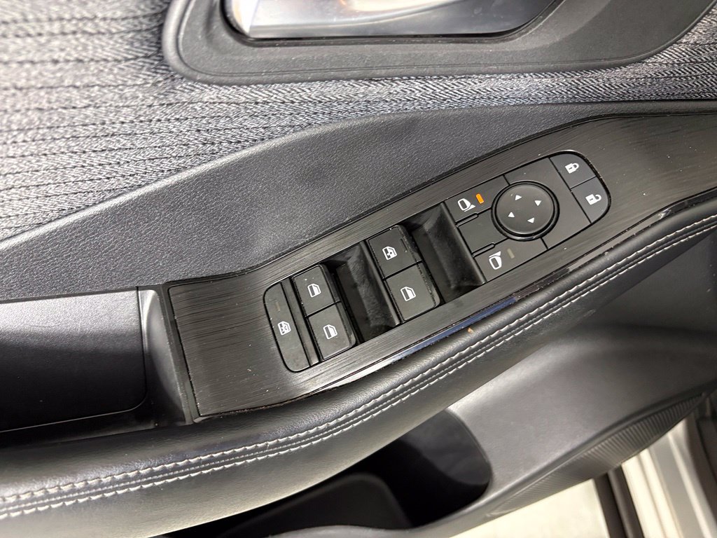 Used 2023 Nissan Rogue SV FWD image 15