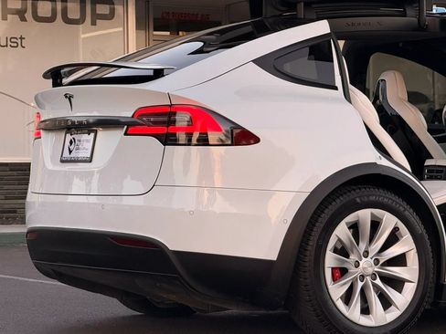Used 2016 Tesla Model X Performance AWD/4WD image 9