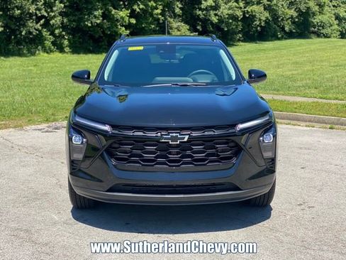 New 2026 Chevrolet Trax LT w/ Driver Confidence Package FWD image 2