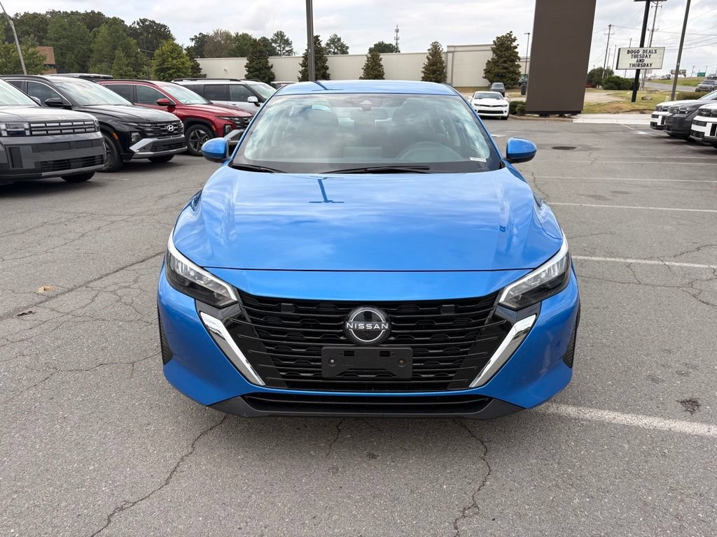 Used 2025 Nissan Sentra SV FWD image 2