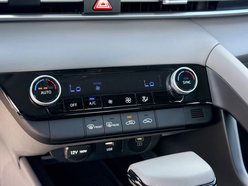 Used 2025 Hyundai Elantra Sport image 24
