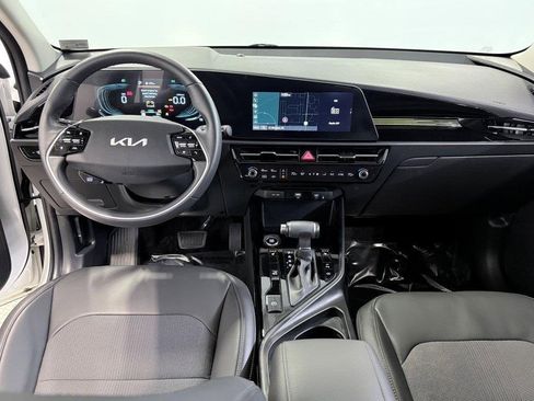 Used 2023 Kia Niro EX image 21