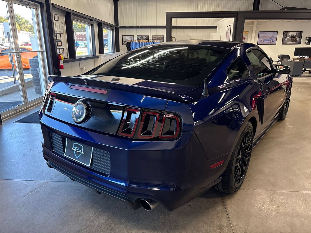 Used 2010 Ford Mustang GT Premium RWD image 11