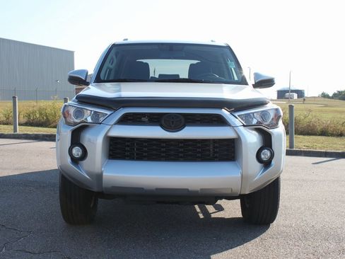 Used 2018 Toyota 4Runner SR5 image 3