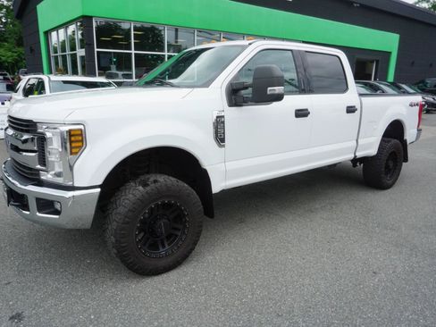 Used 2019 Ford F250 XLT w/ XLT Value Package AWD/4WD image 2