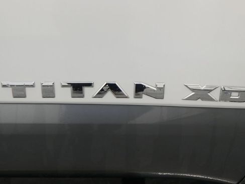 Used 2016 Nissan Titan PRO-4X image 11