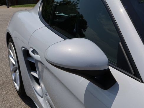 Used 2024 Porsche 718 Cayman RWD image 15