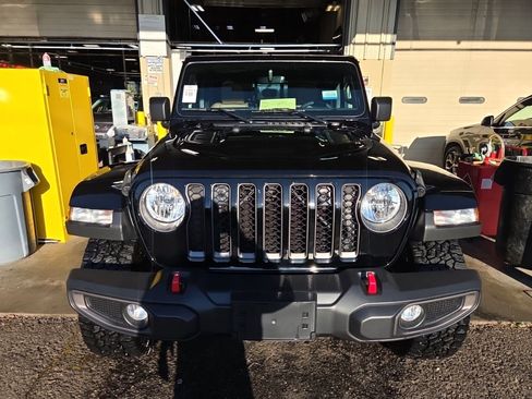 Used 2023 Jeep Gladiator Rubicon w/ Safety Group AWD/4WD image 2