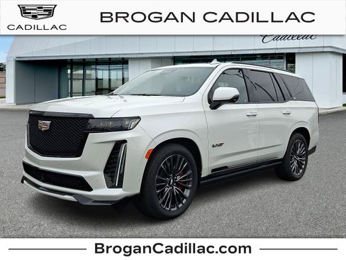 Certified 2024 Cadillac Escalade V w/ Heavy-Duty Trailer Package image 1