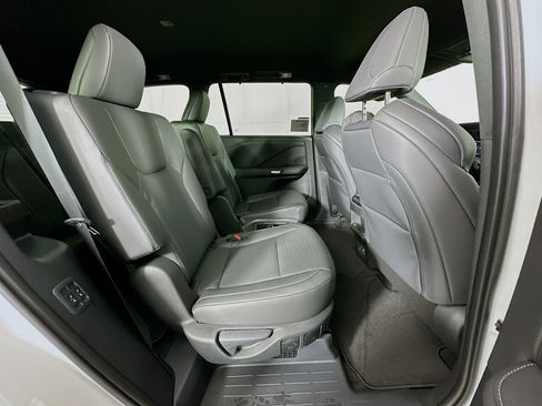 New 2026 Lexus TX 500h AWD image 31