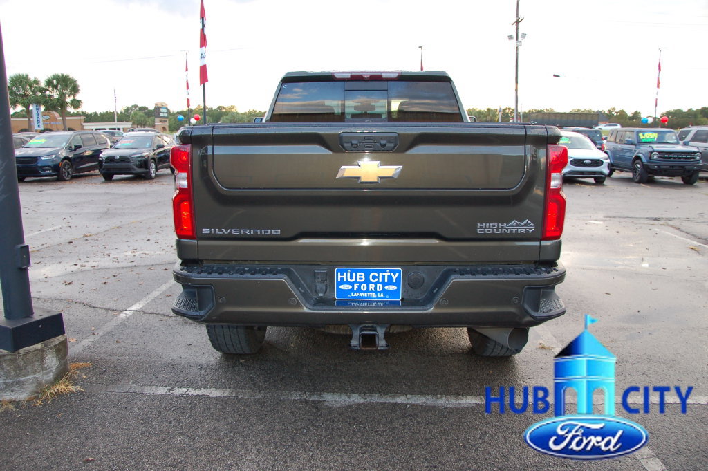 Used 2022 Chevrolet Silverado 2500 High Country w/ Safety Package II AWD/4WD image 4