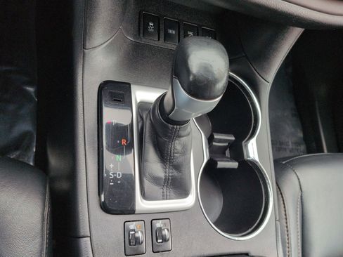 Used 2016 Toyota Highlander XLE image 23