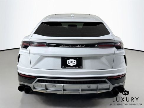 Used 2021 Lamborghini Urus image 7