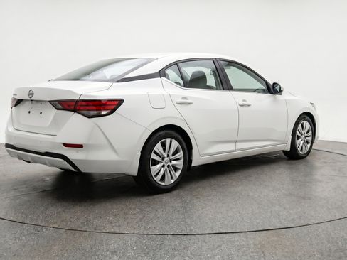Used 2025 Nissan Sentra S FWD image 9