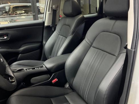 Used 2024 Honda HR-V EX-L image 9