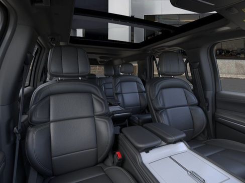 New 2026 Lincoln Navigator L Reserve AWD/4WD image 10