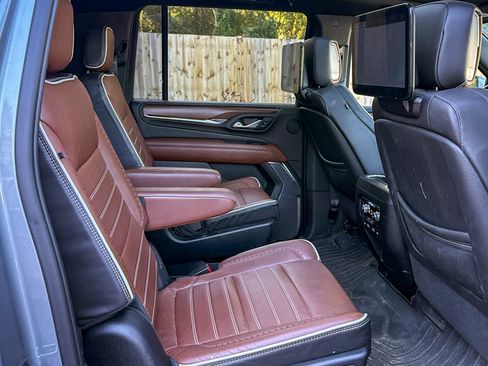 Used 2023 GMC Yukon XL Denali Ultimate image 30
