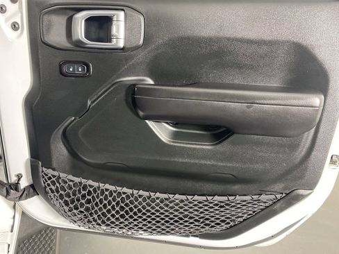 Used 2019 Jeep Wrangler Unlimited Sport S image 31