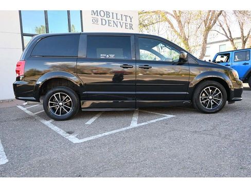 Used 2015 Dodge Grand Caravan R/T image 5