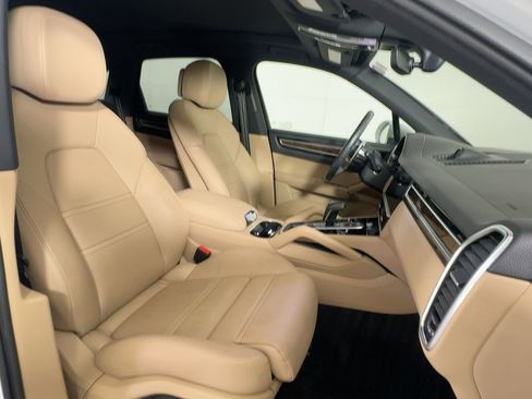 Used 2023 Porsche Cayenne image 30