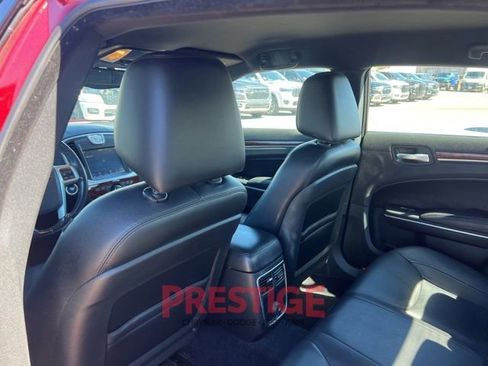 Used 2013 Chrysler 300 image 23