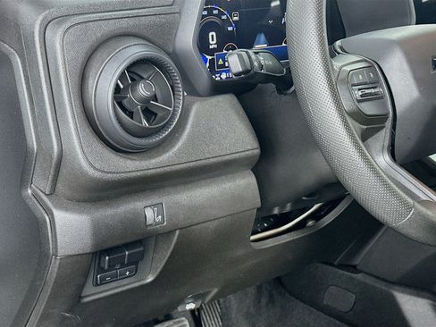 Used 2025 Chevrolet Colorado Trail Boss AWD/4WD image 17