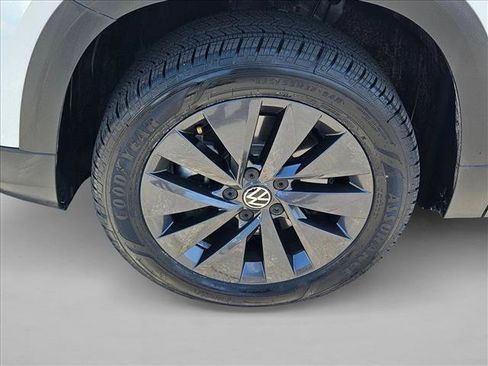 Certified 2023 Volkswagen Taos S FWD image 22