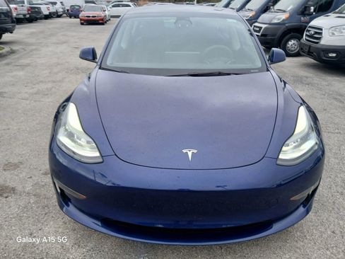 Used 2023 Tesla Model 3 Standard Range image 3