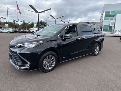 Used 2021 Toyota Sienna XLE