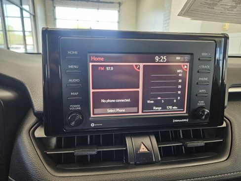 Used 2020 Toyota RAV4 LE w/ All Weather Liner Package AWD/4WD image 20