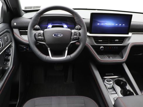 Used 2025 Ford Explorer ST-Line w/ Premium Package image 11