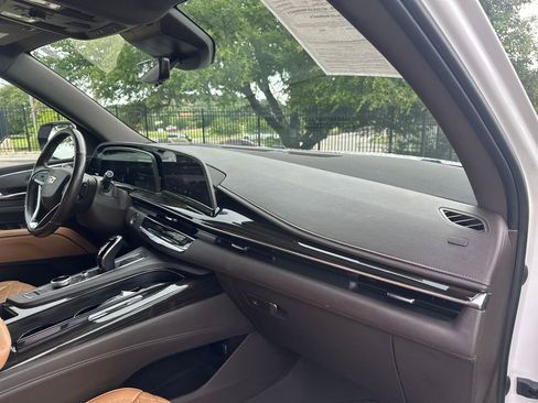 Used 2021 Cadillac Escalade ESV Sport RWD image 35