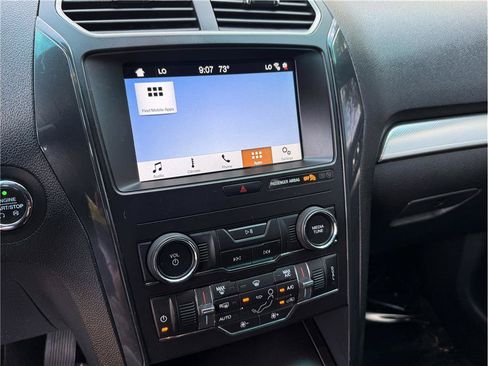 Used 2019 Ford Explorer XLT w/ Equipment Group 201A FWD image 15