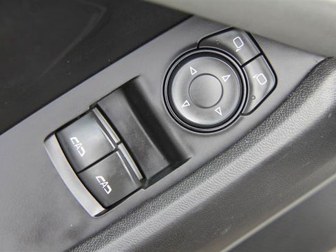 Used 2017 Chevrolet Camaro LT RWD image 16