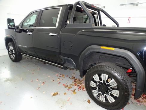 Certified 2024 GMC Sierra 3500 Denali w/ Technology Package image 18