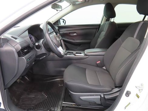 Used 2025 Nissan Sentra SV FWD image 16