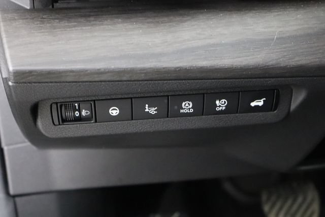 Used 2023 Nissan Ariya FWD image 23
