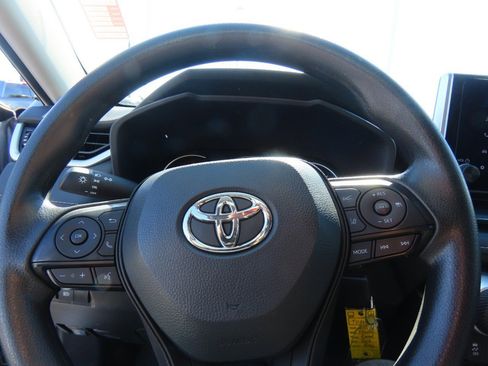 Used 2024 Toyota RAV4 LE FWD image 27