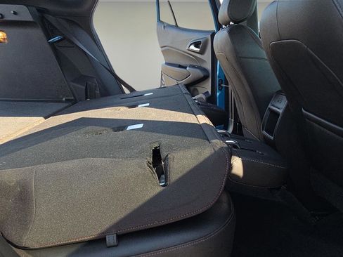 Used 2025 Chevrolet Trax RS w/ Sunroof Package image 21