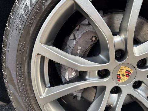 Used 2023 Porsche Cayenne Platinum Edition AWD/4WD image 49