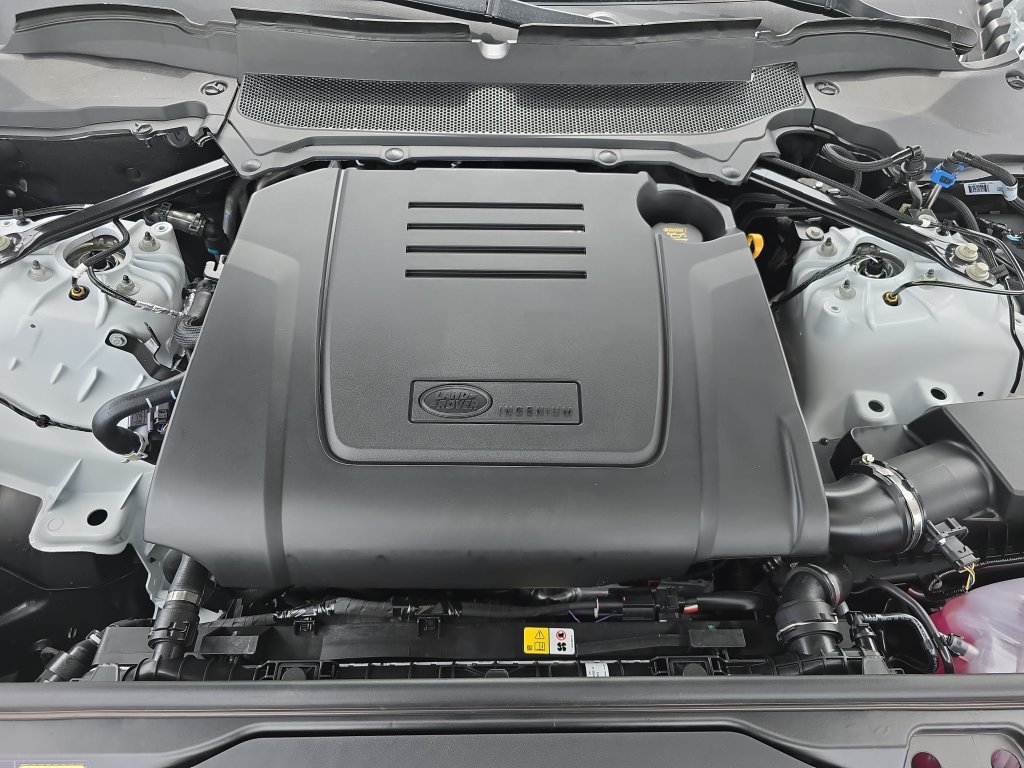 New 2026 Land Rover Discovery S AWD/4WD image 33