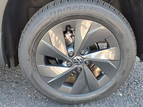 New 2026 Volkswagen Taos S image 6